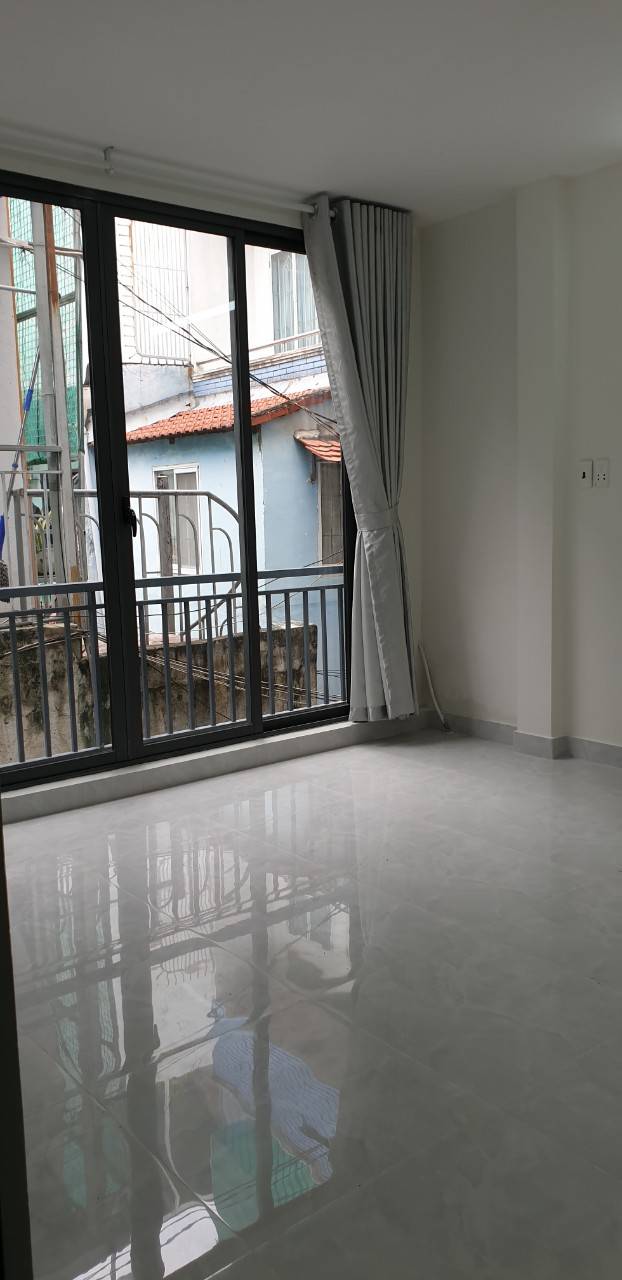 BÁN NHÀ QUẬN 10 ĐƯỜNG TÔ HIẾN THÀNH CHỈ 3.3 TỶ - 15M2 - 3 TẦNG KIÊN CỐ - ĐẸP LUNG LINH - ĐẦY ĐỦ CÔNG NĂNG - ĐANG CHO THUÊ - CHẠM LÀ CHỐT
